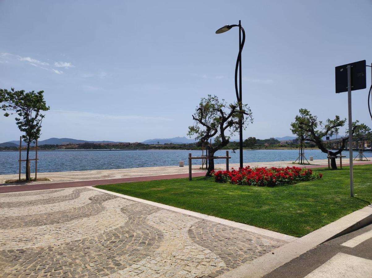 Seaside Apartments Casa Carla E Casa Andrea 올비아 외부 사진